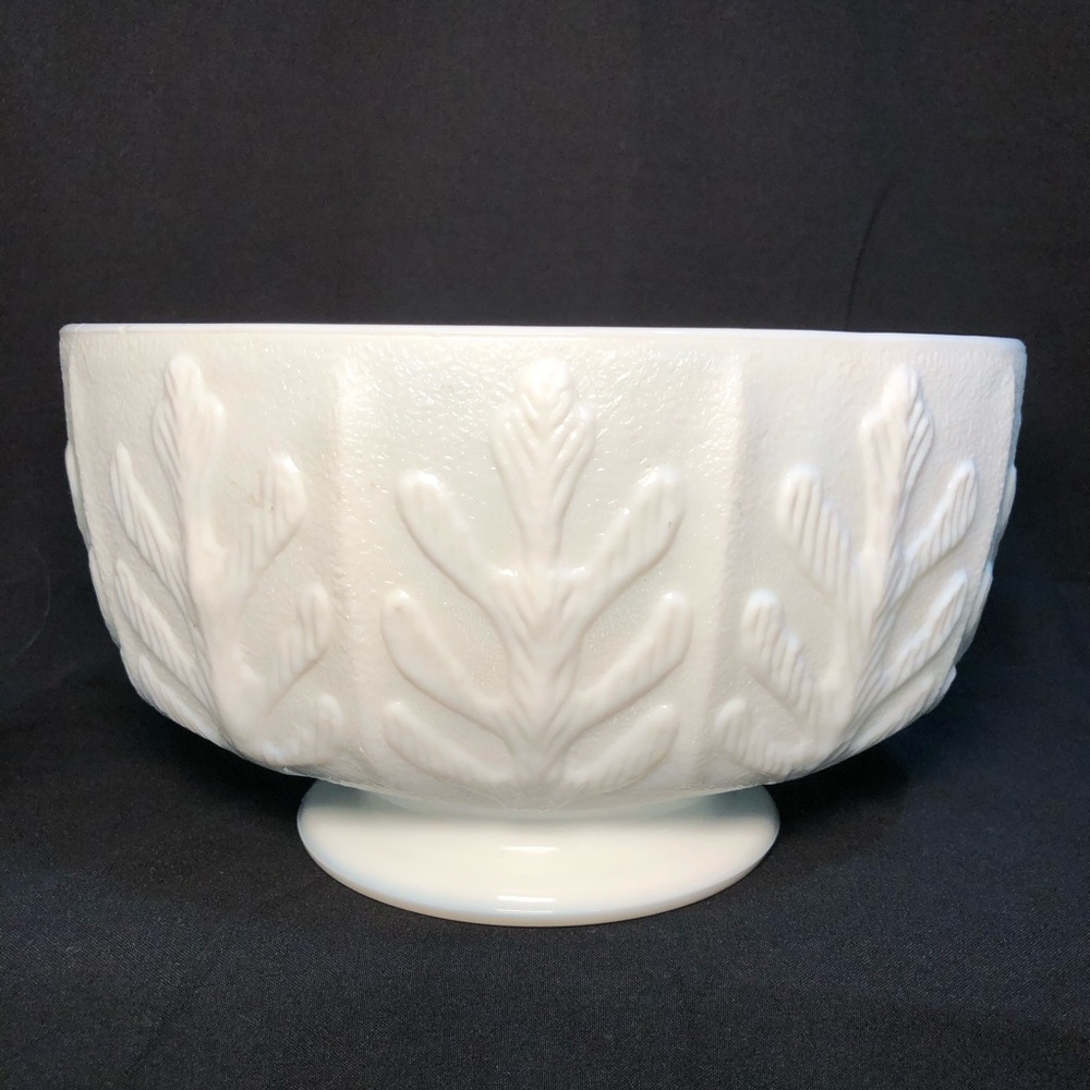VINTAGE 1975 FTD WHITE MILK GLASS OAK LEAF OVAL LOW FOOTED BOWL COMPOTE PLANTER